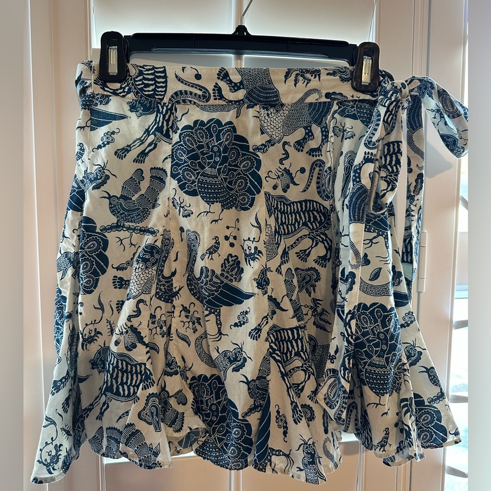 Rhode blue and white adjustable tie skirt